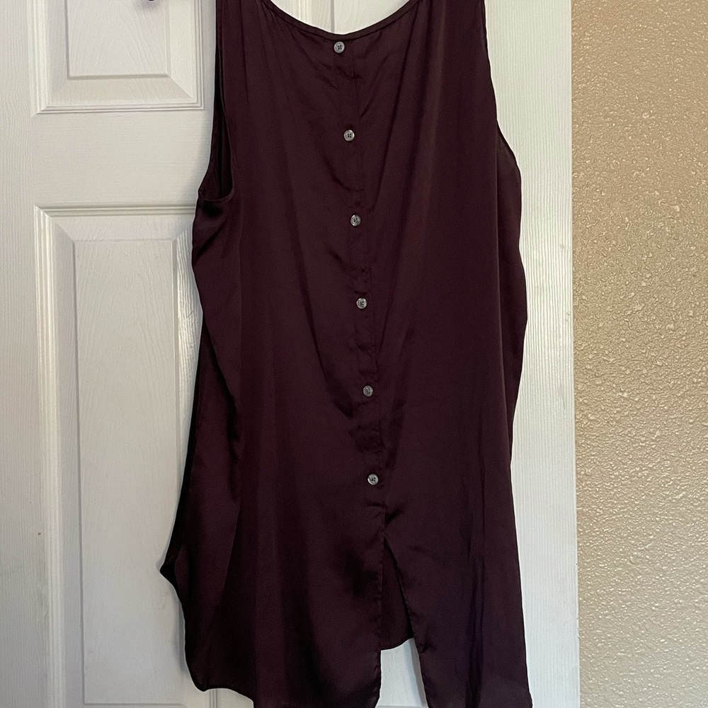 Sleeveless button XXL plus size purple loft top